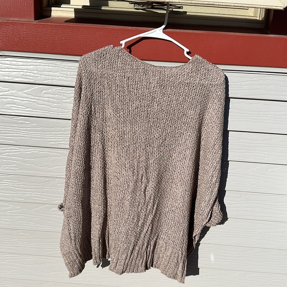 Oversized Wishlist, Size M/L, Gray 3/4 Sleeve Top - Picture 2 of 6